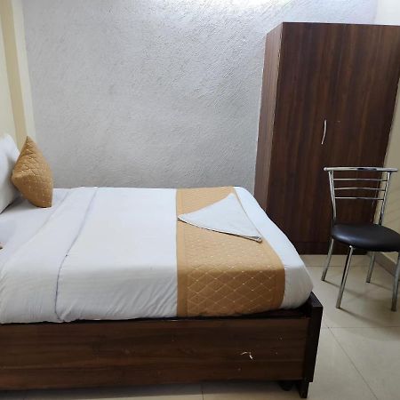 Hotel Cozy Cave Neu-Delhi Exterior foto