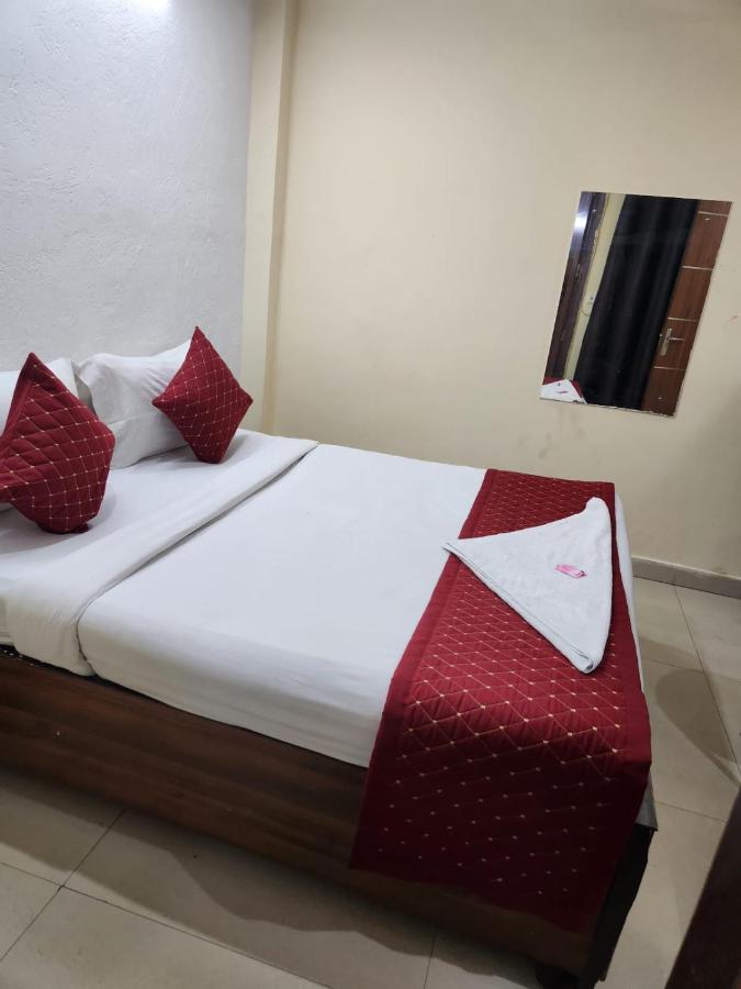 Hotel Cozy Cave Neu-Delhi Exterior foto