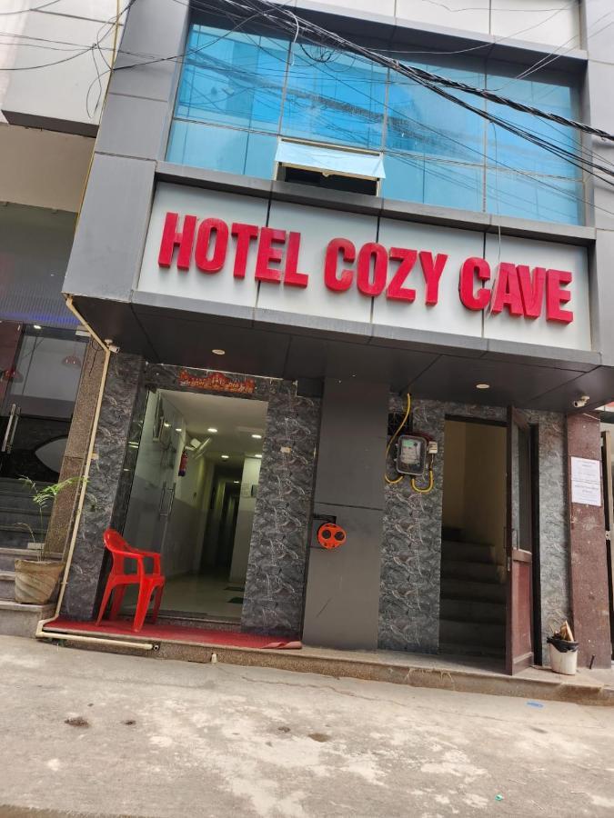 Hotel Cozy Cave Neu-Delhi Exterior foto