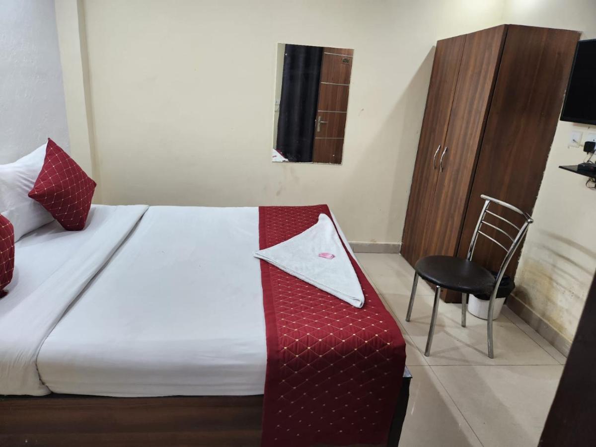 Hotel Cozy Cave Neu-Delhi Exterior foto