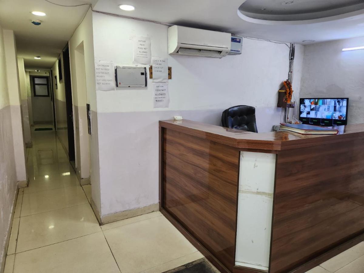 Hotel Cozy Cave Neu-Delhi Exterior foto