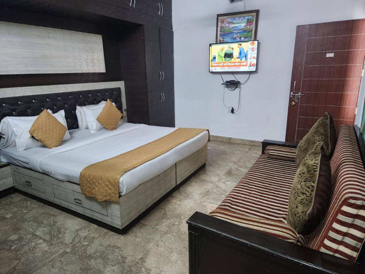 Hotel Cozy Cave Neu-Delhi Exterior foto