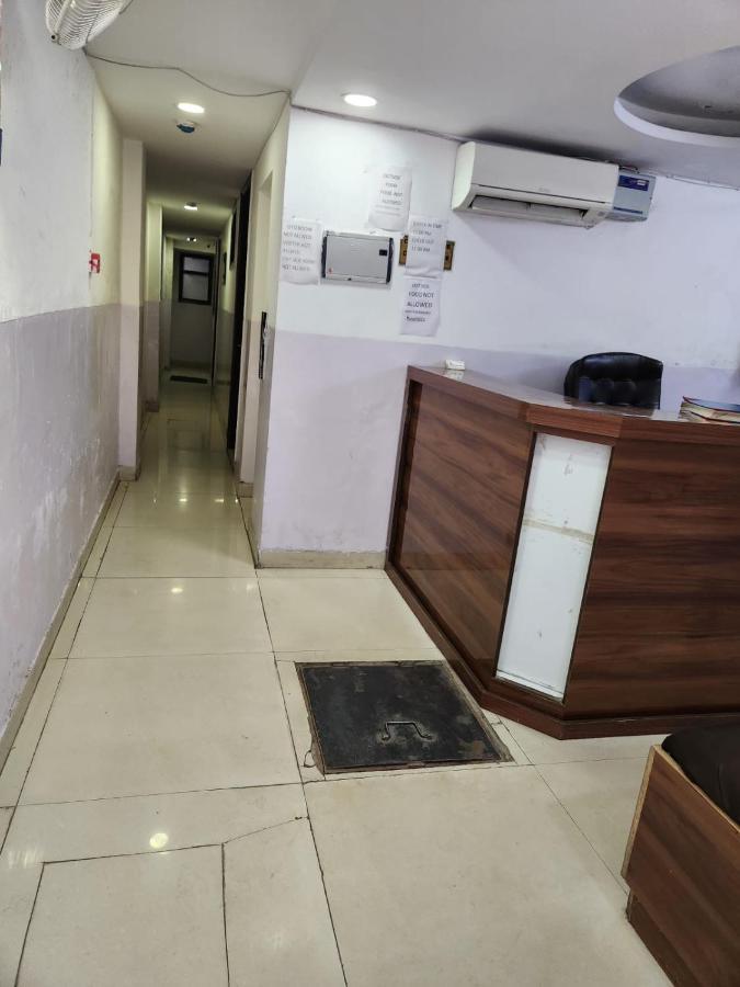 Hotel Cozy Cave Neu-Delhi Exterior foto